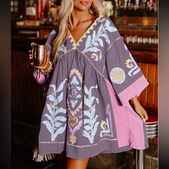 easel Dresses & Skirts - NWT Easel Floral Embroidered V-Neck Dress! Sz Med